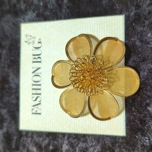 Fashion Bug Vintage Gold Tone Mesh Screen Flower Brooch New on Card